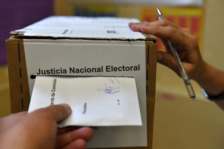 Elecciones en Argentina: ¿A qué hora cierran las mesas de votación?