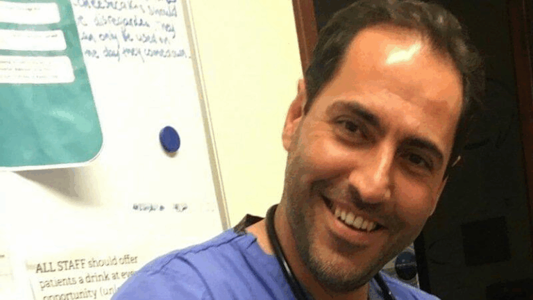 “Una sentencia de muerte”: Médico británico huyó de Gaza, pero fue enviado de regreso a la zona de guerra