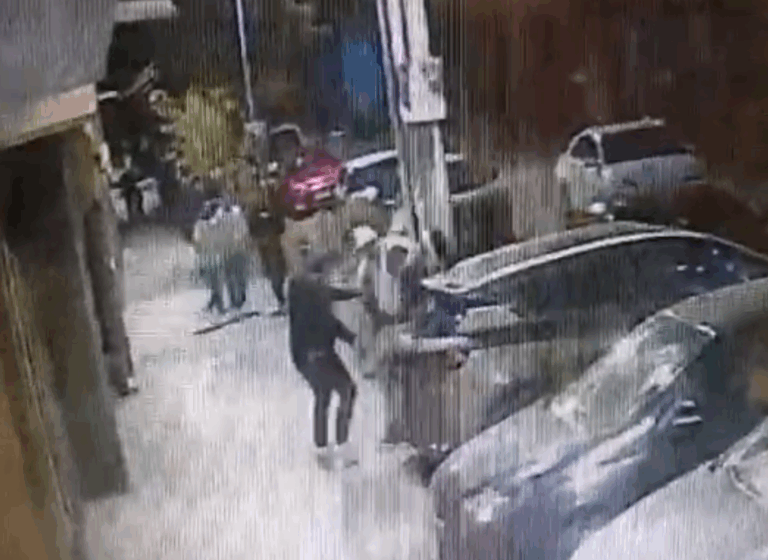 Cámara captó presunto secuestro en plena vía pública de Estación Central: Afectado sigue inubicable