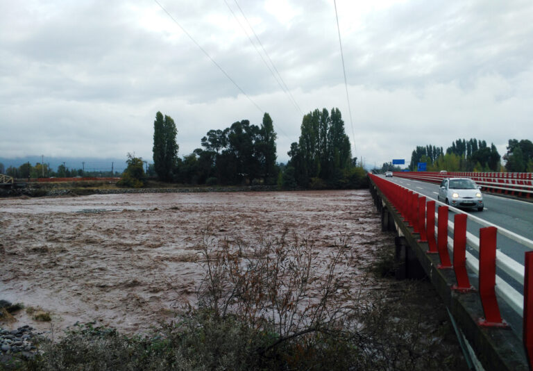 Encuentran cuerpo de madre que se había extraviado en el río Tinguiririca junto a su hijo
