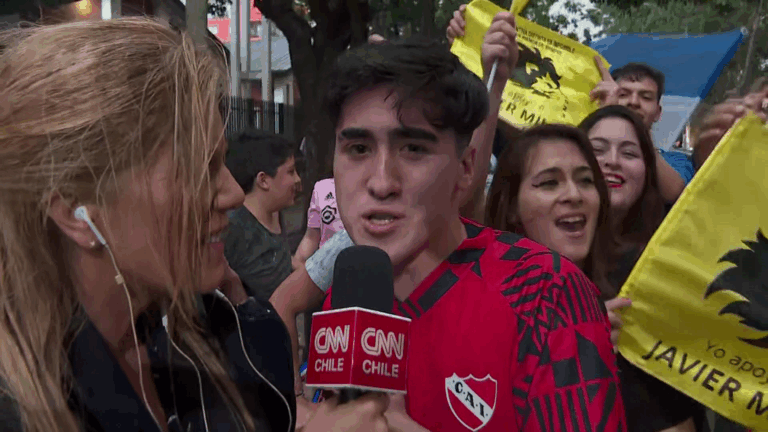 CNN Chile en Argentina: Así se viven las últimas horas antes del cierre de campaña de Javier Milei