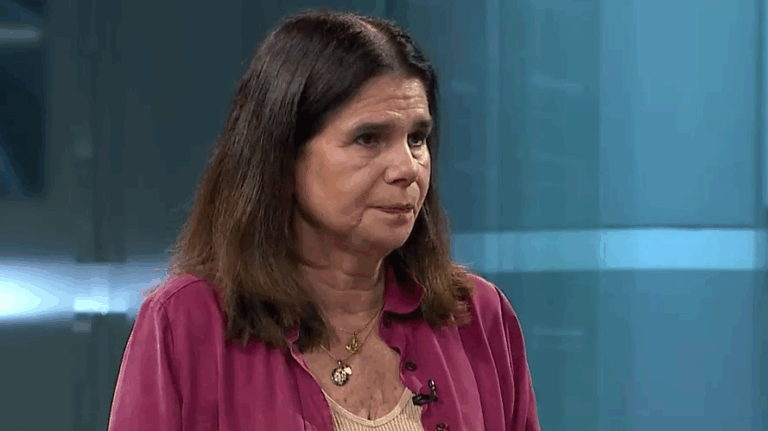 Ximena Ossandón por solicitud de salida del director del Servicio de Migraciones: La gestión de Thayer 