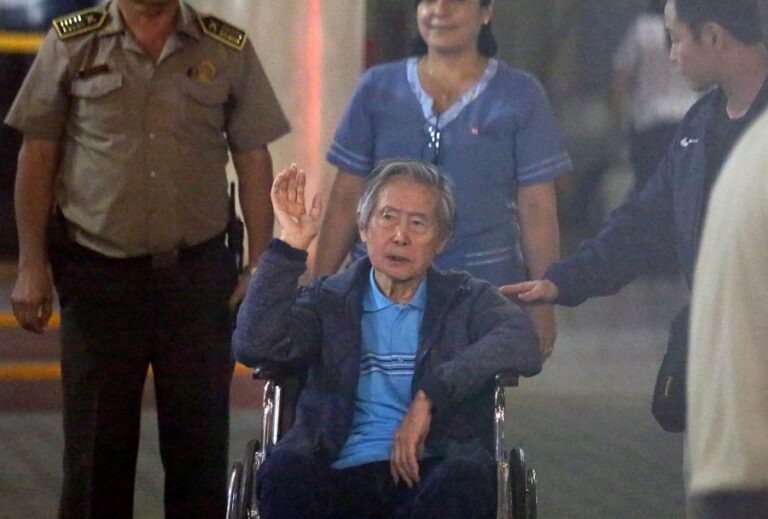 Liberan a expresidente peruano Alberto Fujimori tras orden del Tribunal Constitucional