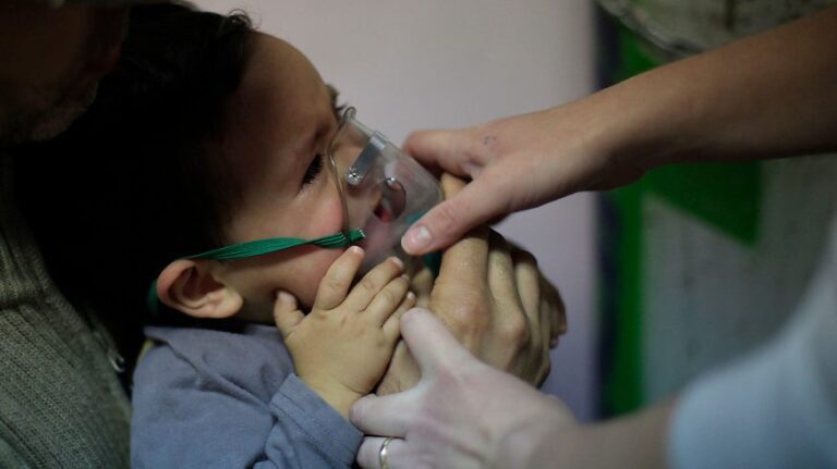 ISP aprueba fármaco para combatir virus respiratorios: ¿Desde cuándo se podría comenzar a vacunar?