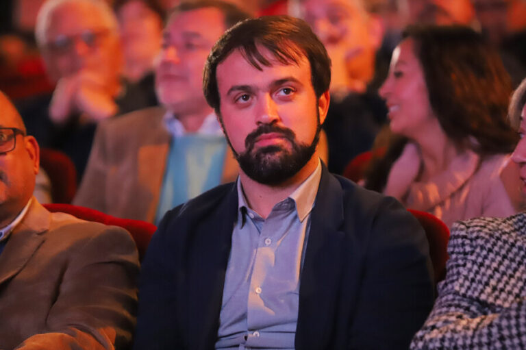 Alcalde Sharp tras suspensión de sus funciones: 