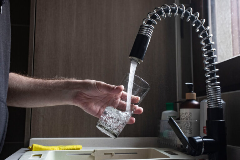 Corte de agua en Antofagasta deja cerca de 18 mil hogares sin suministro por falla eléctrica externa