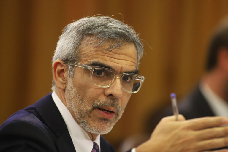 Cordero asegura que no hay “capricho” en aumento salarial de $3,5 millones a ministros del Tribunal Constitucional