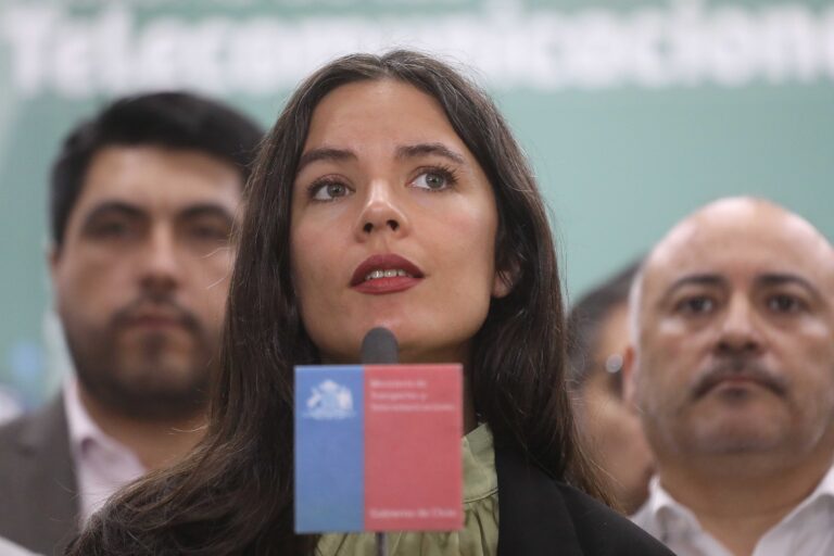 Ministra Vallejo pide 