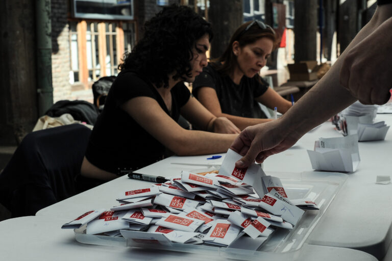 El día después del plebiscito: El voto decisivo de las mujeres, la sorpresa de los adultos mayores y aprendizajes