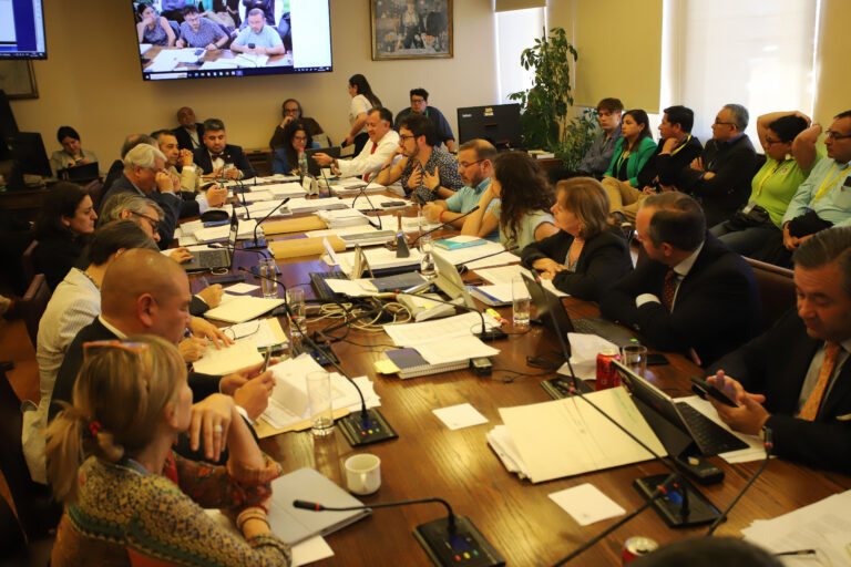 Comisión de Hacienda de la Cámara aprueba adelanto del ICSA en medio de la crisis de las Isapres