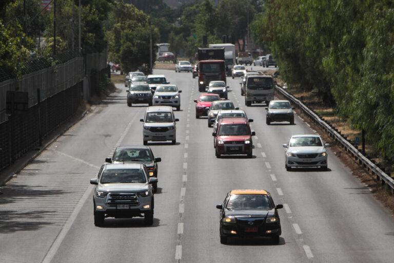 Autoridades refuerzan fiscalizaciones vehiculares antes de Año Nuevo: Se espera la salida de 465 mil vehículos desde la RM