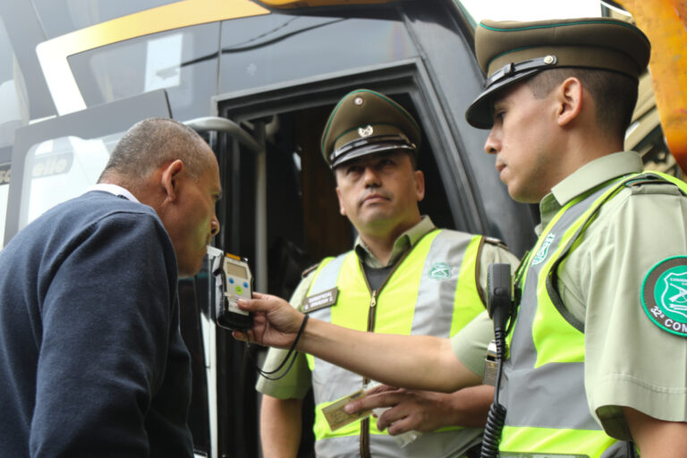 Chofer de bus que iba hacia Las Cabras dio positivo a cocaína en medio de fiscalizaciones por fin de semana largo