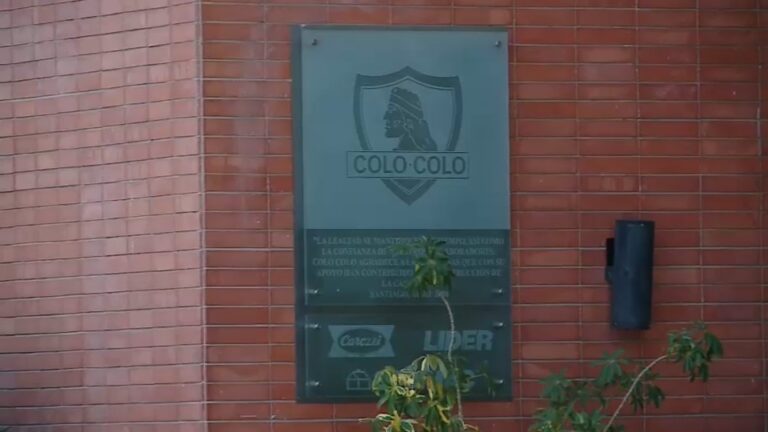 PDI investiga a 22 jugadores de Colo Colo por presunta obtención de licencias de conducir falsas