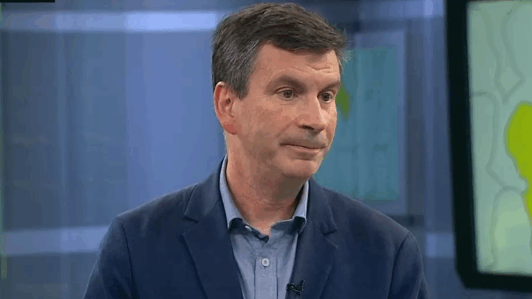 Mauricio Duce sobre ideas de batallones municipales y estado de emergencia comunal: 