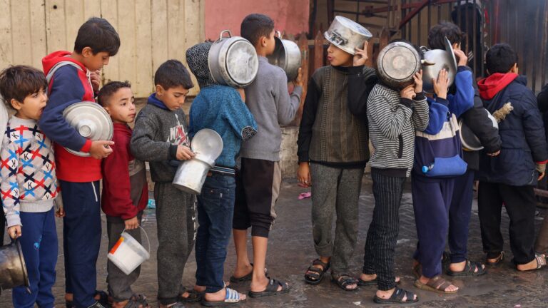 Agencia de la ONU asegura que la mitad de la población de Gaza está muriendo de hambre