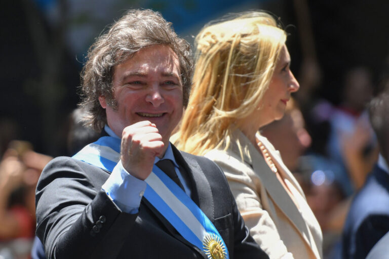 “Primer gran logro”: Argentina obtiene crédito a corto plazo del CAF por US$ 960 millones para pagar deuda con el FMI