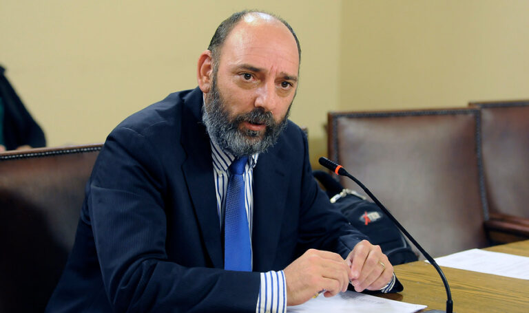 Caso Convenios: Ministro Montes pidió la renuncia del jefe de Asentamientos Precarios, Ricardo Trincado