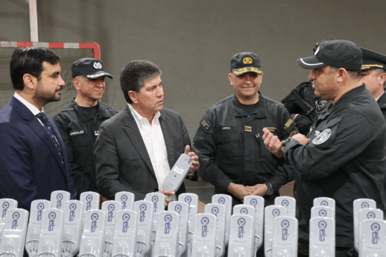Rayos X portátiles y drones: Autoridades de Seguridad entregan equipamiento tecnológico para reforzar recintos penitenciarios