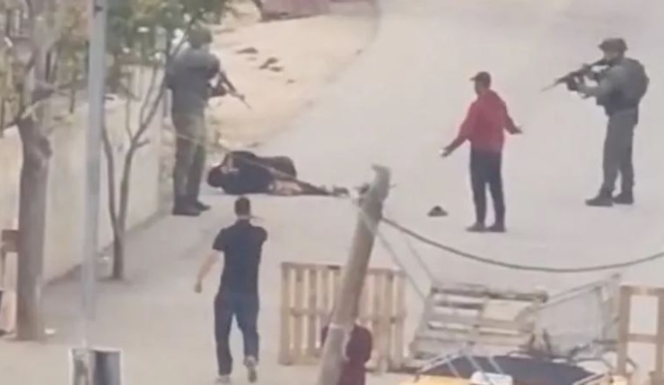 Cisjordania: Video muestra a aparente soldado israelí disparando a un palestino con discapacidad mental