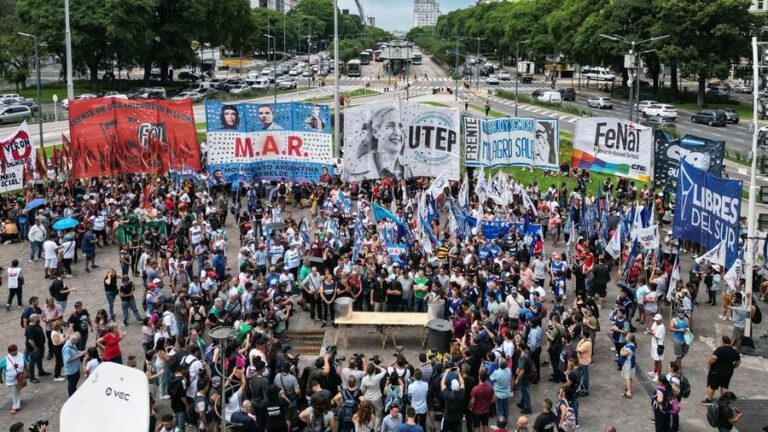 Argentina gastó $60 millones en despliegue policial en manifestaciones: Enviarán factura a organizaciones para que lo paguen