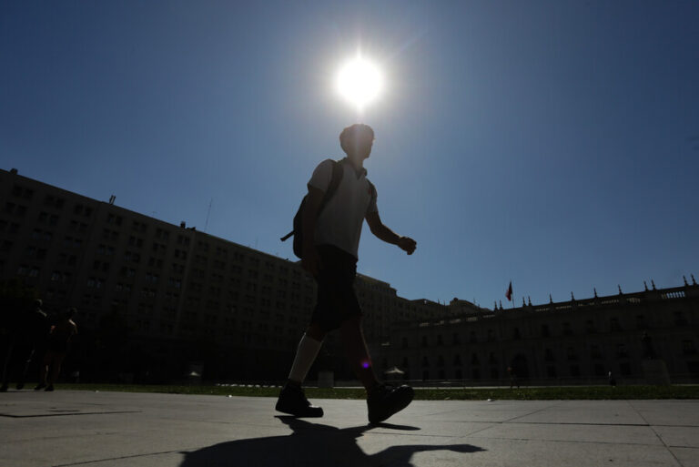 Anuncian altas temperaturas para 9 regiones del país