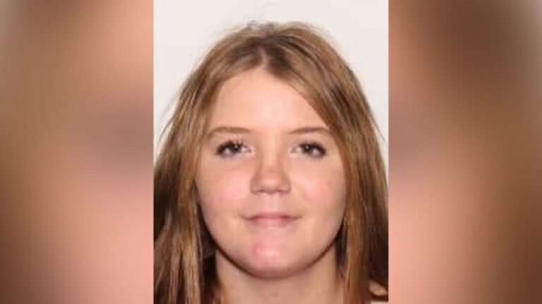 Encuentran a adolescente desaparecida hace meses enterrada en el patio de su vecino gracias a su esmalte de uñas