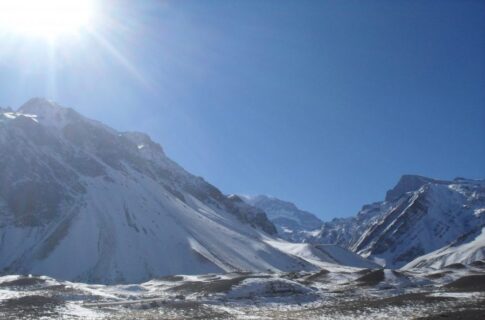 Estadounidense muere en Argentina mientras escalaba el cerro Aconcagua
