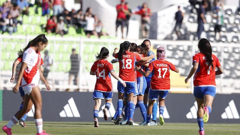 La Roja goleó a Perú en el último partido amistoso del año