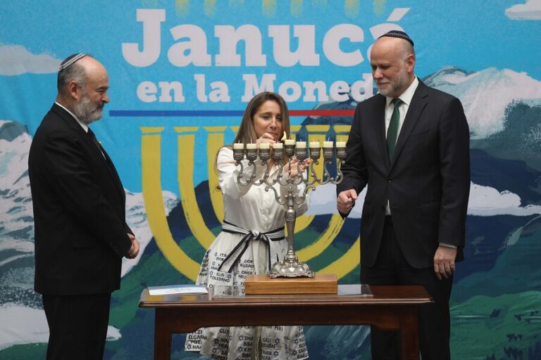 Gobierno celebró Janucá en La Moneda: Ceremonia estuvo marcada por conflicto Israel-Hamás