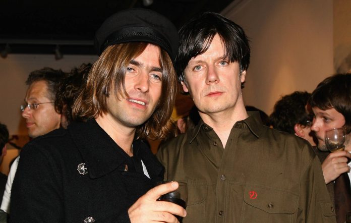 Oda al viejo rock inglés: Liam Gallagher se une a John Squire y en 2024 lanzarán 