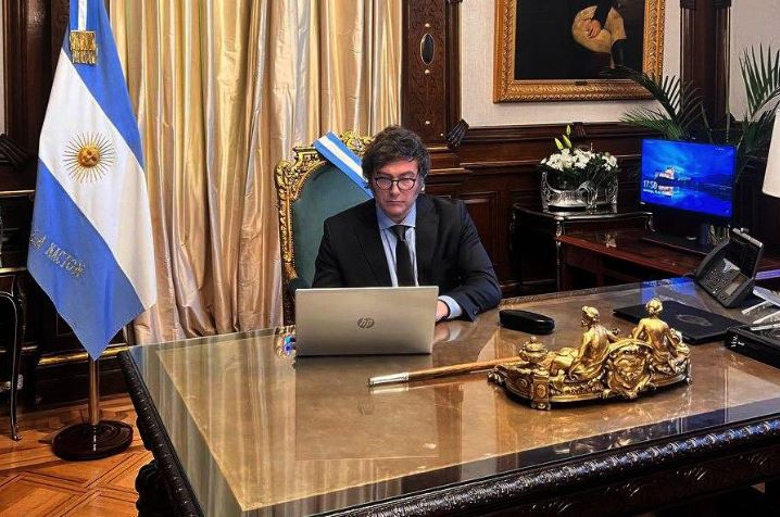 Con el fin de reducir el gasto público: Javier Milei reduce el número de ministerios a nueve