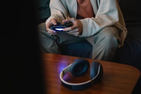 Buscan prevenir la adicción: China anuncia nuevas regulaciones para controlar el gasto en los videojuegos