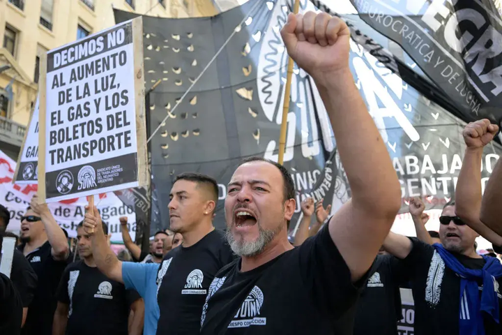 Carlos Fara y protestas en contra de Milei en Argentina: 