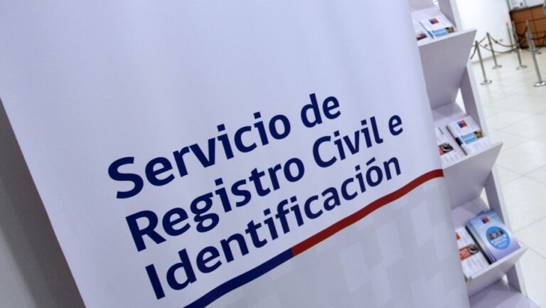 Registro Civil pidió renuncia de alto asesor jurídico: Es investigado por vínculos con Caso Hermosilla