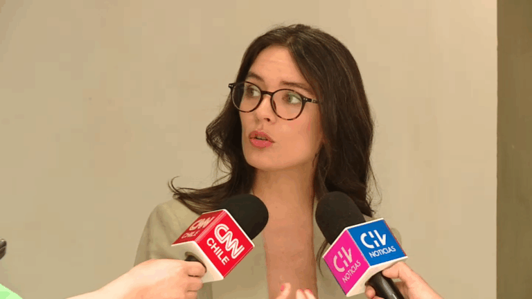 Caso Convenios: Ministra Vallejo desmiente a exseremi de Antofagasta y asegura que informe 
