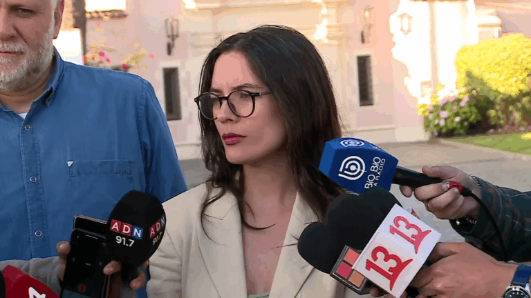 Ministra Vallejo responde a Piñera por críticas al Gobierno: 