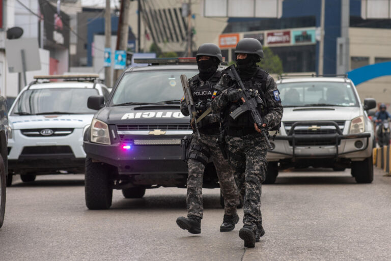 Gobierno rechaza la violencia ocurrida en Ecuador y llama a resolver el conflicto en el marco del Estado de derecho