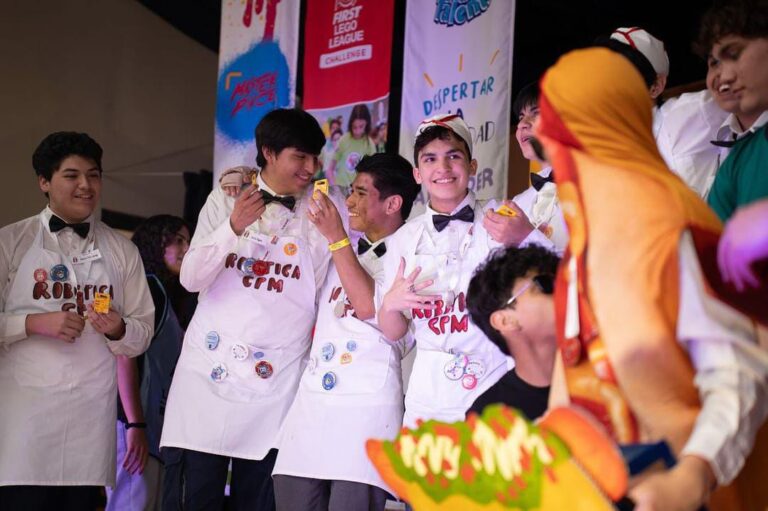 Sin recursos para la final: Alumnos de Puente Alto piden apoyo para ir a importante Mundial de Robótica en EE.UU.