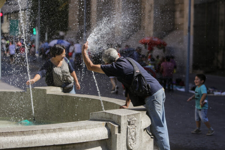 Se esperan hasta 38° C: Decretan alerta roja para la Región Metropolitana ante “calor extremo”