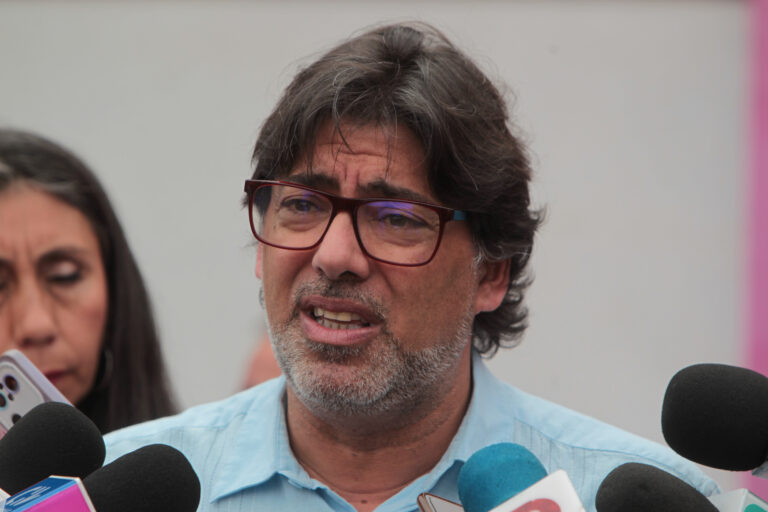 Jadue anuncia acciones tras acusar que le impidieron salir de Chile: Acusa que medida fue 