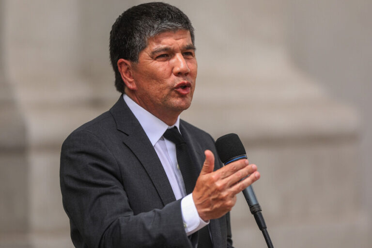 Pensiones de gracia: Monsalve anuncia que presidente hará “uso de facultad administrativa