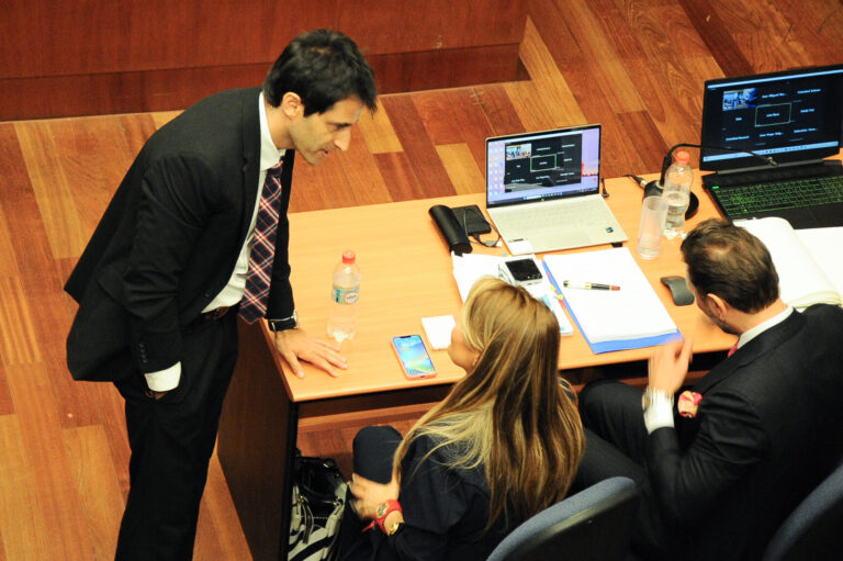 Continúa la formalización de Cathy Barriga por delitos de fraude al fisco: Fiscalía pedirá prisión preventiva