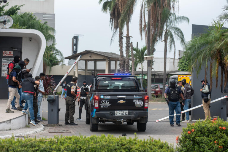 Ecuador: Aumenta a 10 el número de personas fallecidas por ola de violencia