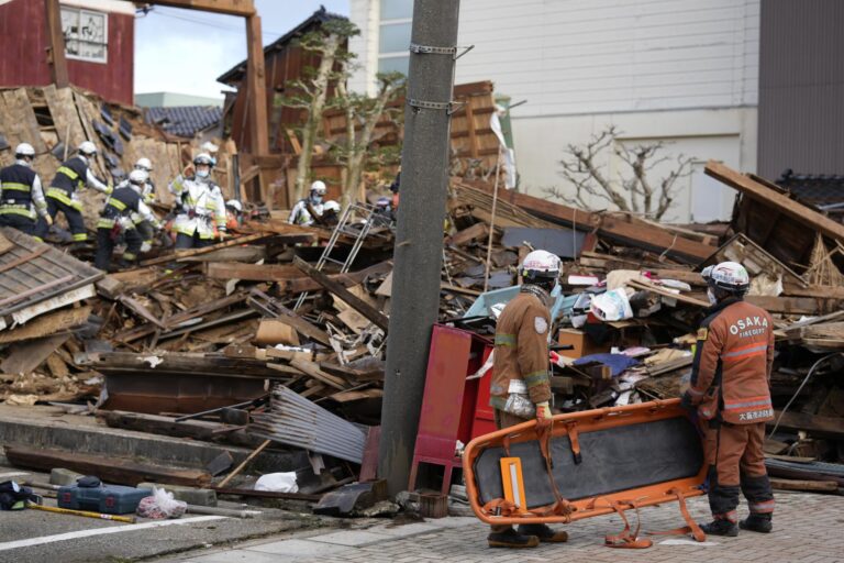 Terremoto en Japón: Ascienden a 126 los muertos y más de 200 personas continúan desaparecidas