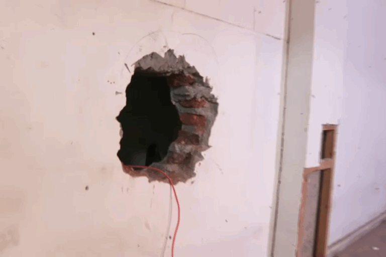 Delincuentes realizan forados en cuatro locales para robar joyería en el centro de Maipú