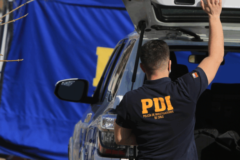 Niño de 12 años muere tras ser baleado al interior de automóvil en Pudahuel: Habría ocurrido mientras su tío compraba droga