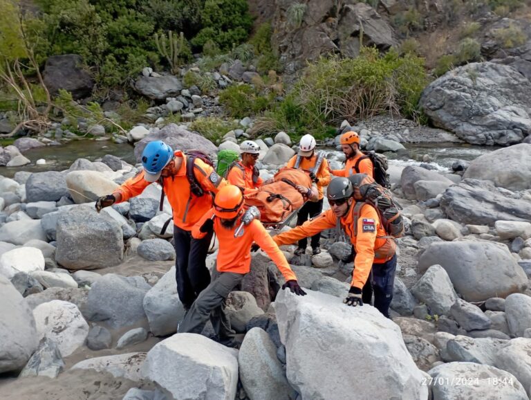Cajón del Maipo: Rescatan a hombre que se quedó atrapado en Reserva Coyanco debido a una lesión de rodilla