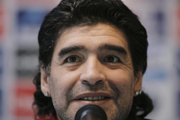 Hijo de Maradona asegura que mataron a su padre y que tiene 