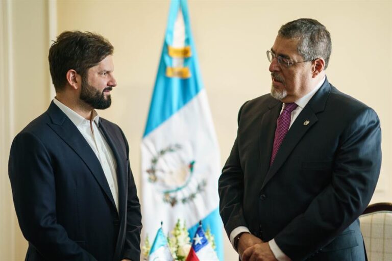 Pdte. Boric habló con Arévalo durante tensión en Guatemala: 