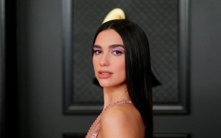 Dua Lipa rompe el silencio y llama a un alto al fuego en Gaza: “Mueren civiles inocentes”